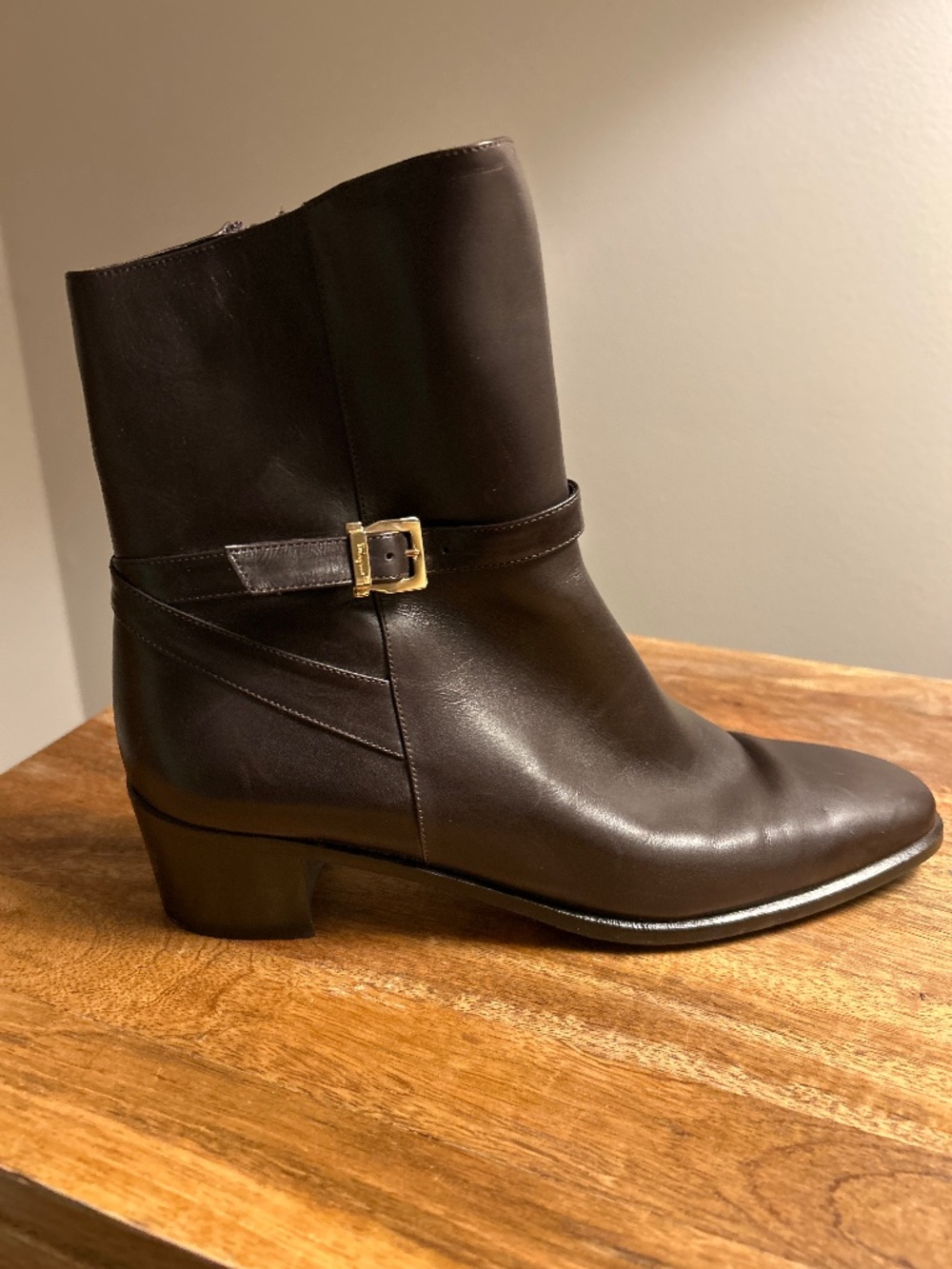 Ferragamo Women’s Brown Leather Ankle Boots NWOT 6 1/2 AA